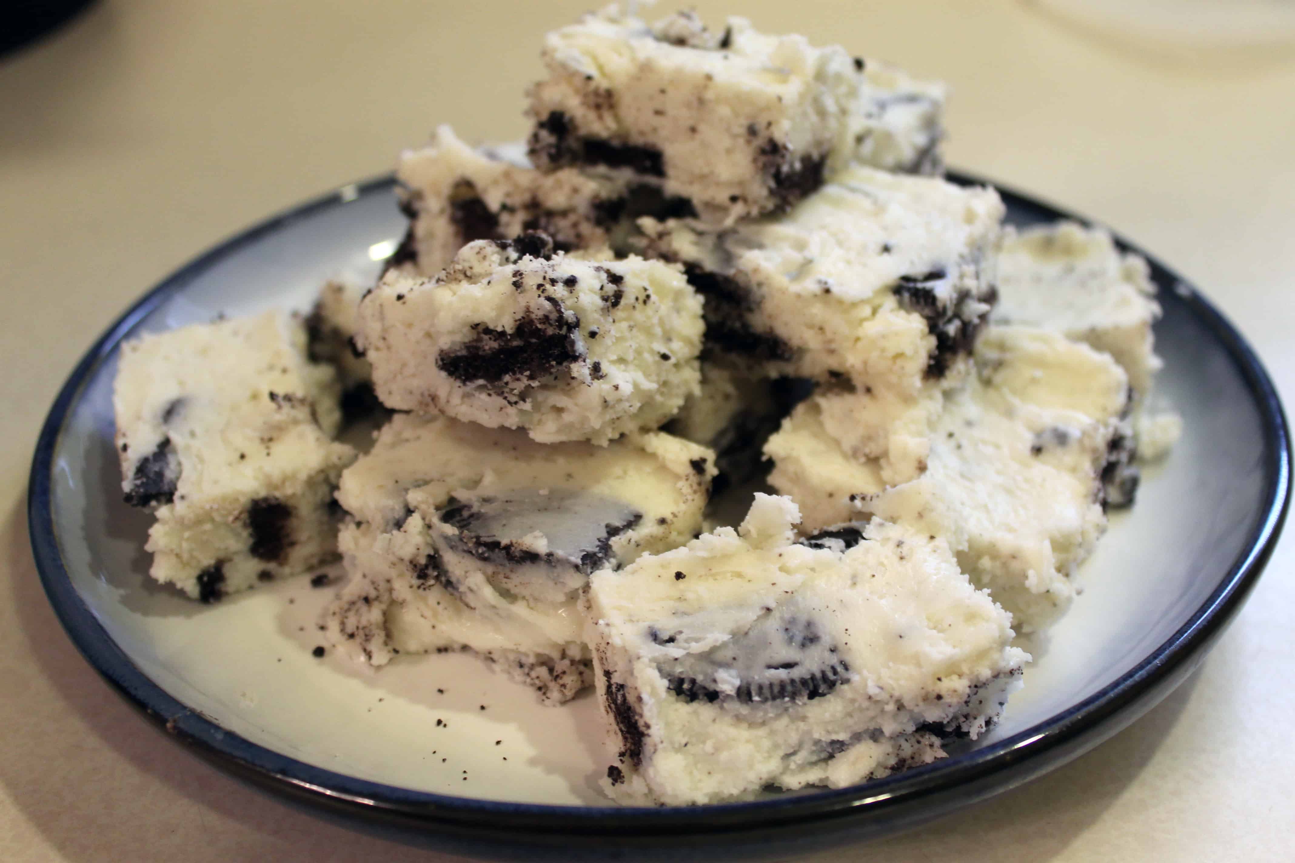 Oreo White Chocolate Fudge Mom With Cookies