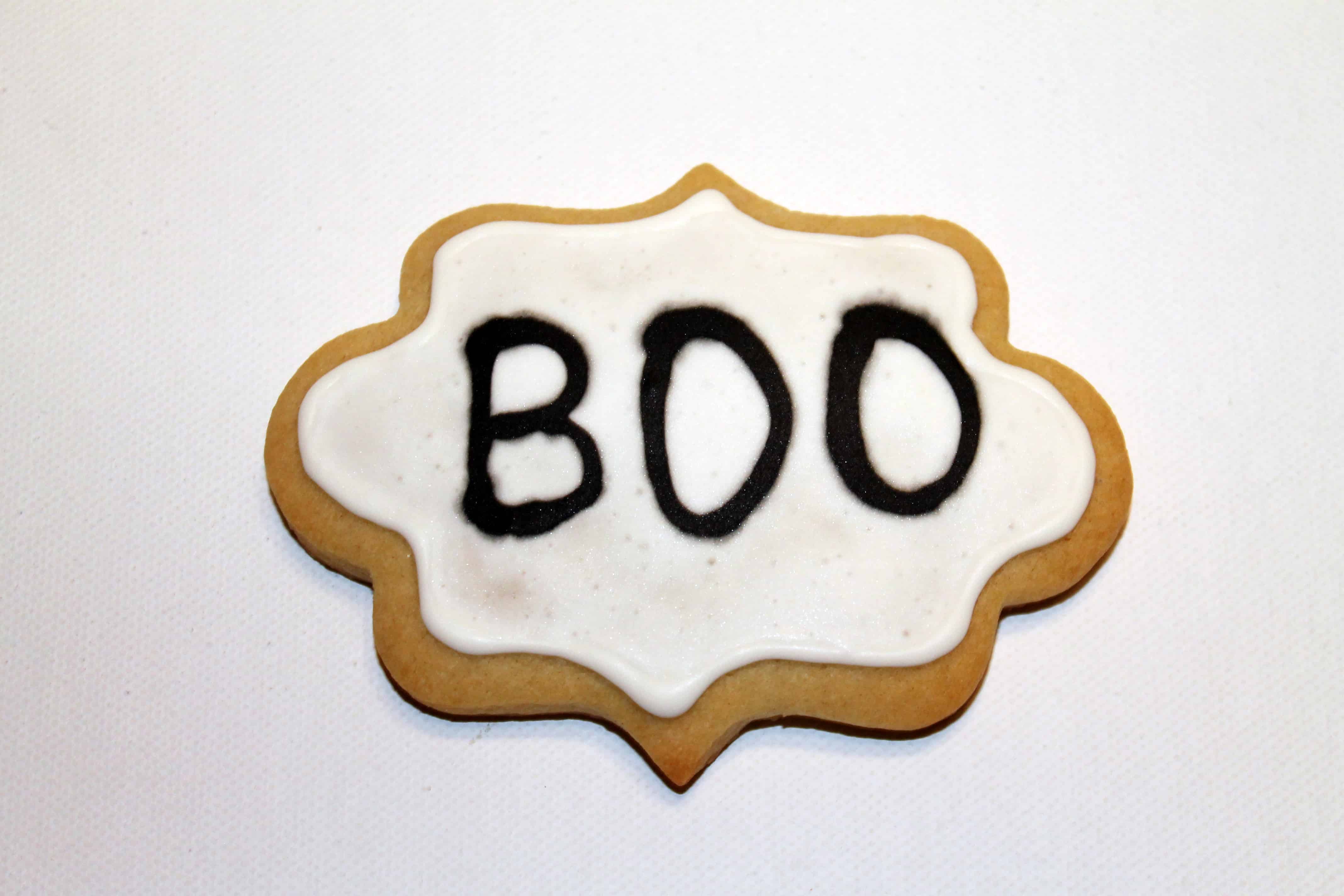 Cookie Decorating: Ghost Cookies - Mom With Cookies