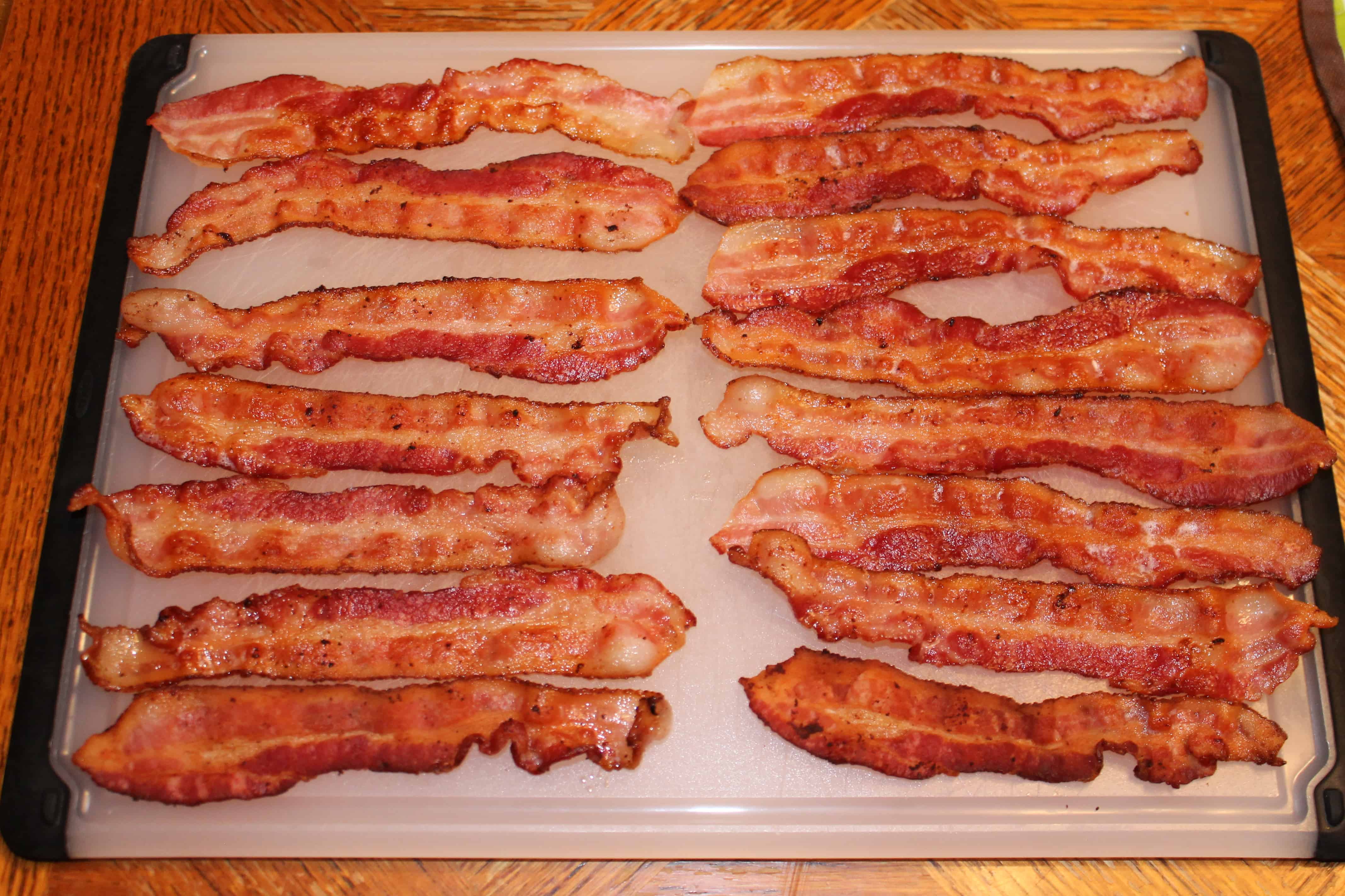 Easy Bacon Pizza - Mom With Cookies