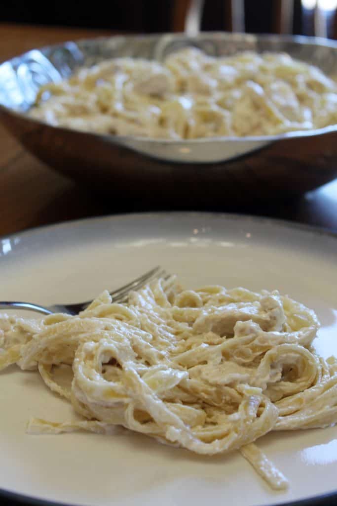 Homemade Chicken Alfredo - www.momwithcookies.com #chickenalfredo #homemadechickenalfredo #alfredosaucce #chickenalfredosauce #easychickenalfredo #ParmesanAmbassador #ParmigianoReggiano #cheese