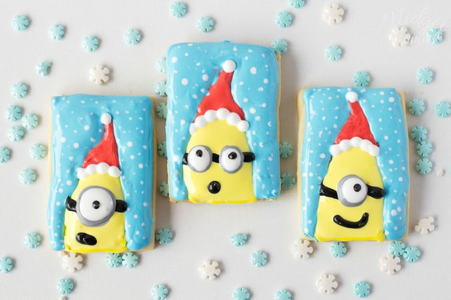 holiday minion decorated sugar cookies