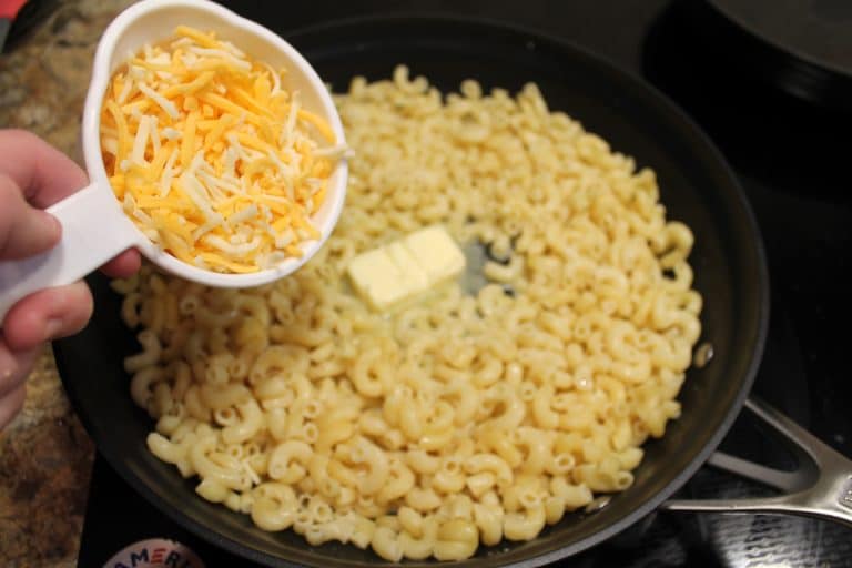 Cheeseburger Macaroni With Bacon - Mom With Cookies