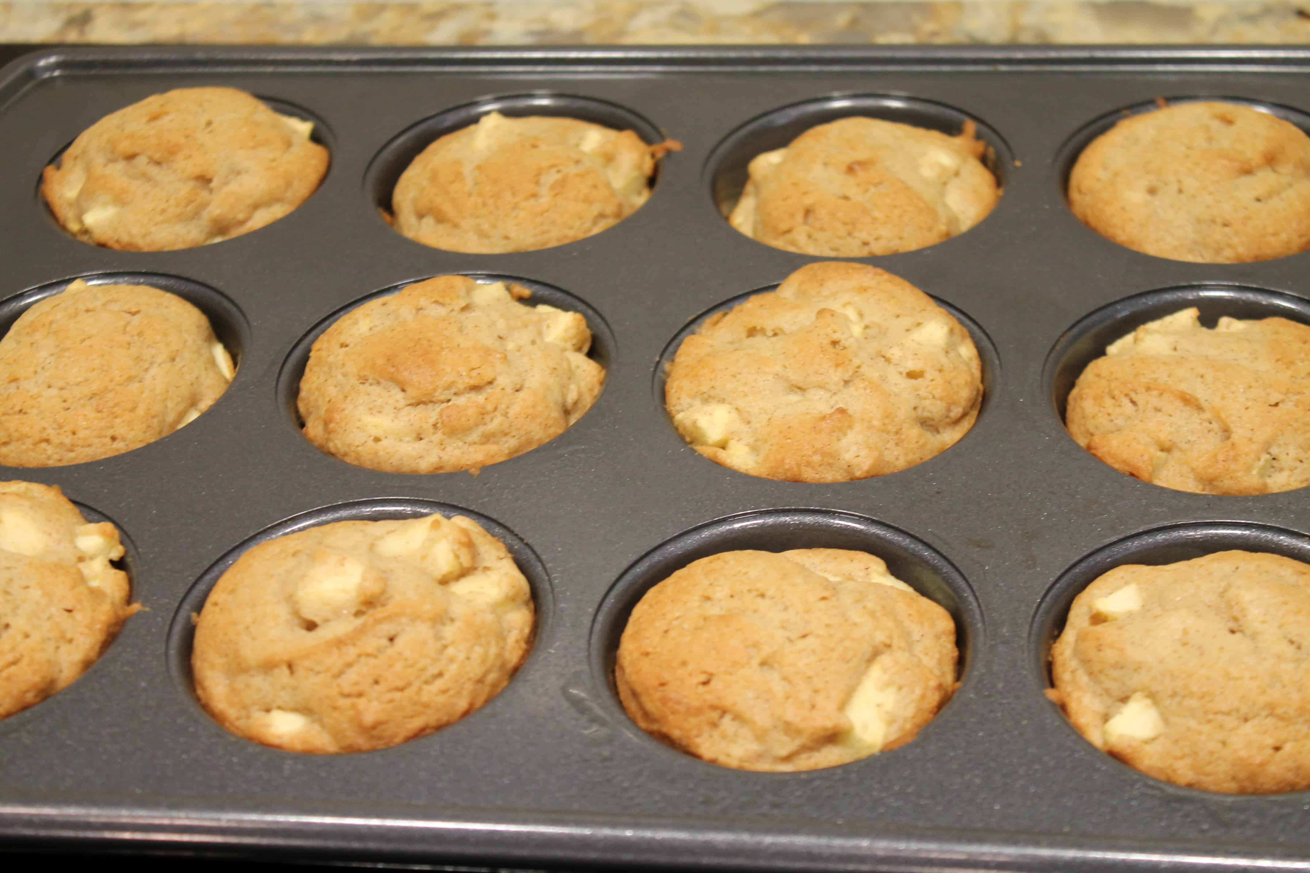 Easy Apple Cinnamon Muffins Mom With Cookies