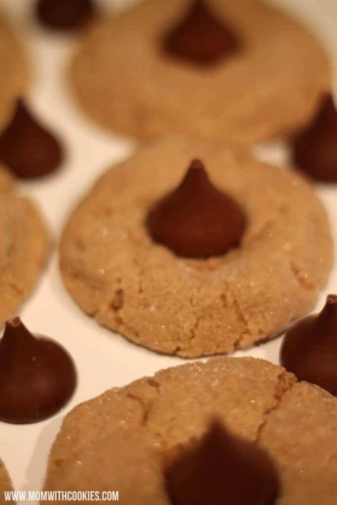 Chocolate peanut butter blossoms