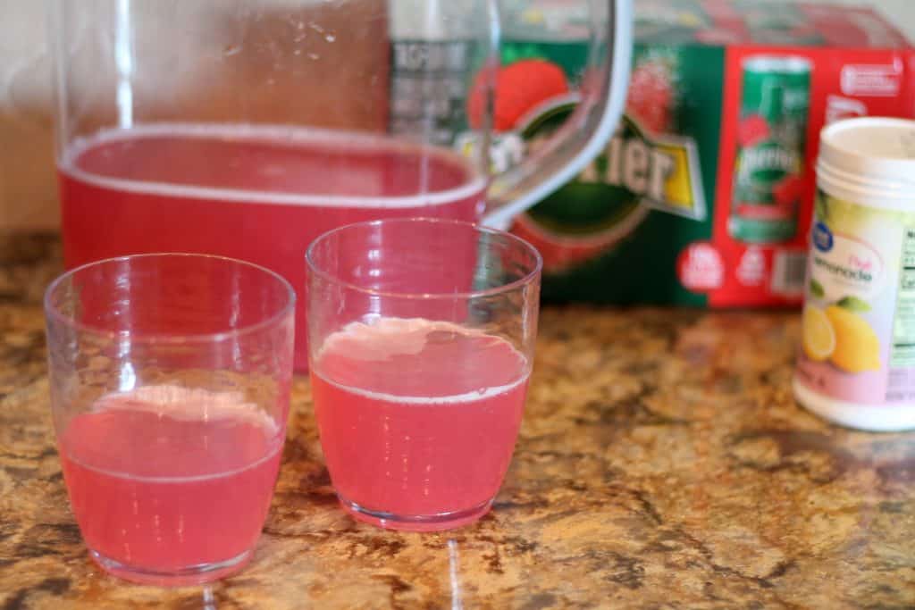 Sparkling pink lemonade in glasses