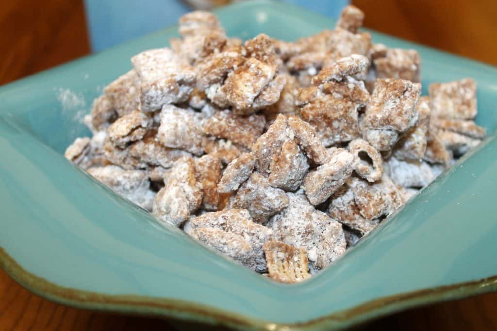 bowl of finished muddy buddies