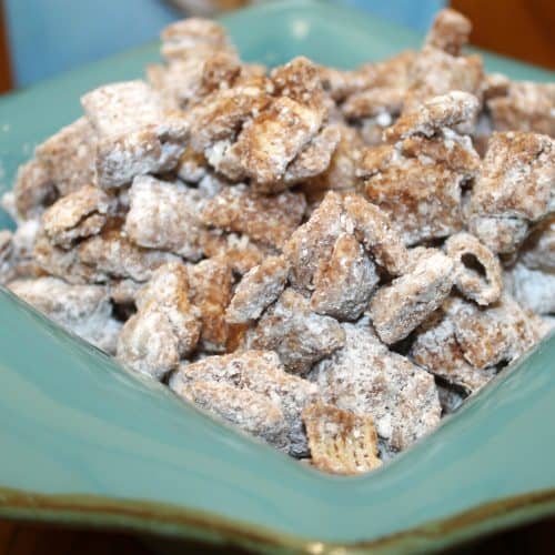 bowl of finished muddy buddies