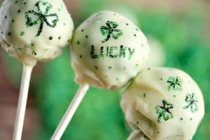 St. Patrick's day cake pops