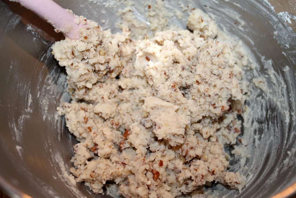 chilled mexican wedding cookie dough