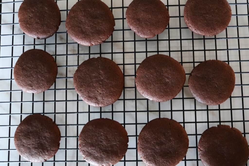 baked chocolate mint cookies on a cooling rack